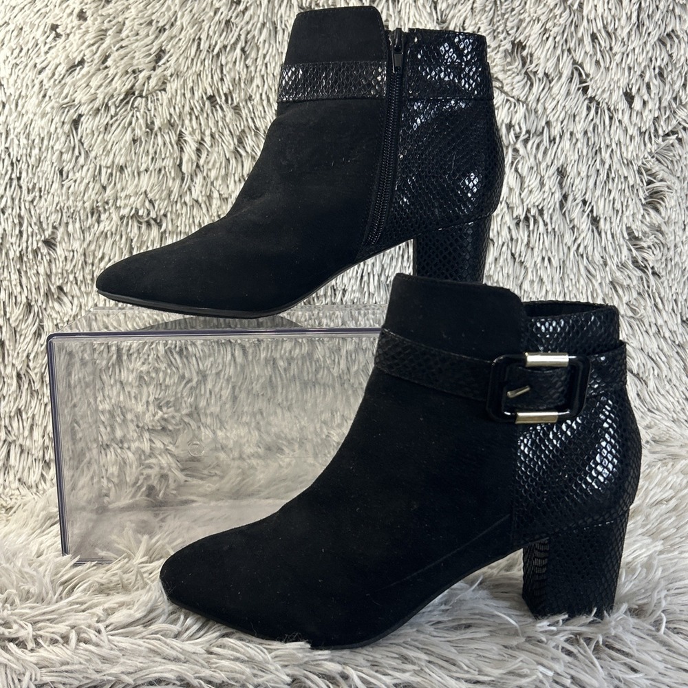 Karen Scott IVYY Black Zip up Almond Toe Ankle Boots Reptile Textured Buckle 9.5